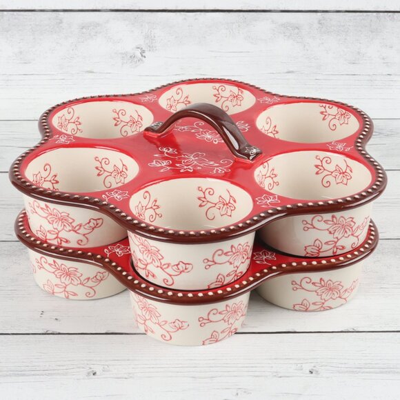 Temp-Tations Floral Lace Red Muffin Pan - Picture 2 of 8